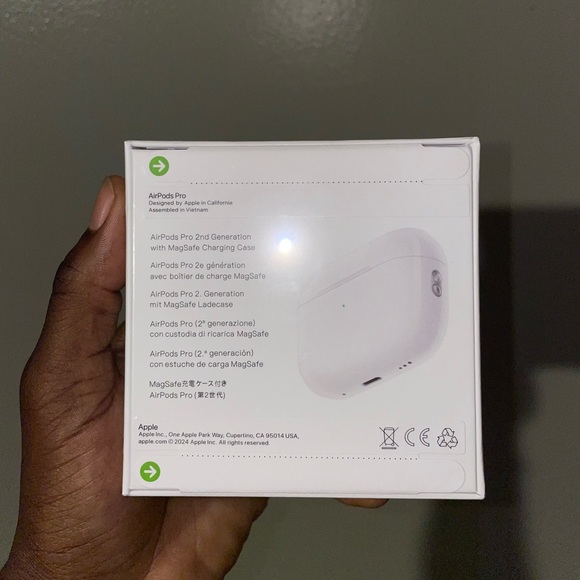 AirPod Pro - Picture 2 of 2